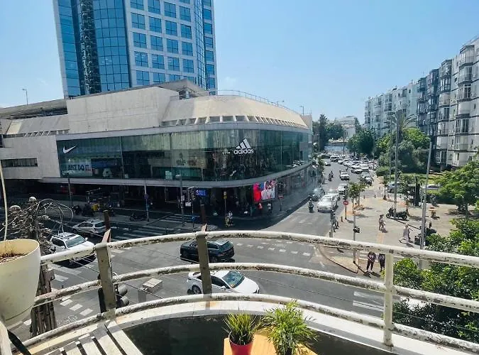 דיזנגוף סנטר חניה פרטית מרפסת שמש